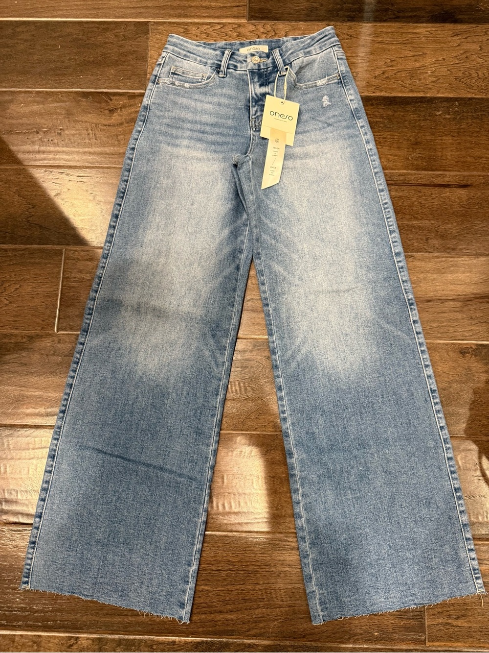 NWT- ONESO Wide Leg Women's Jeans in Light Blue-Size 27